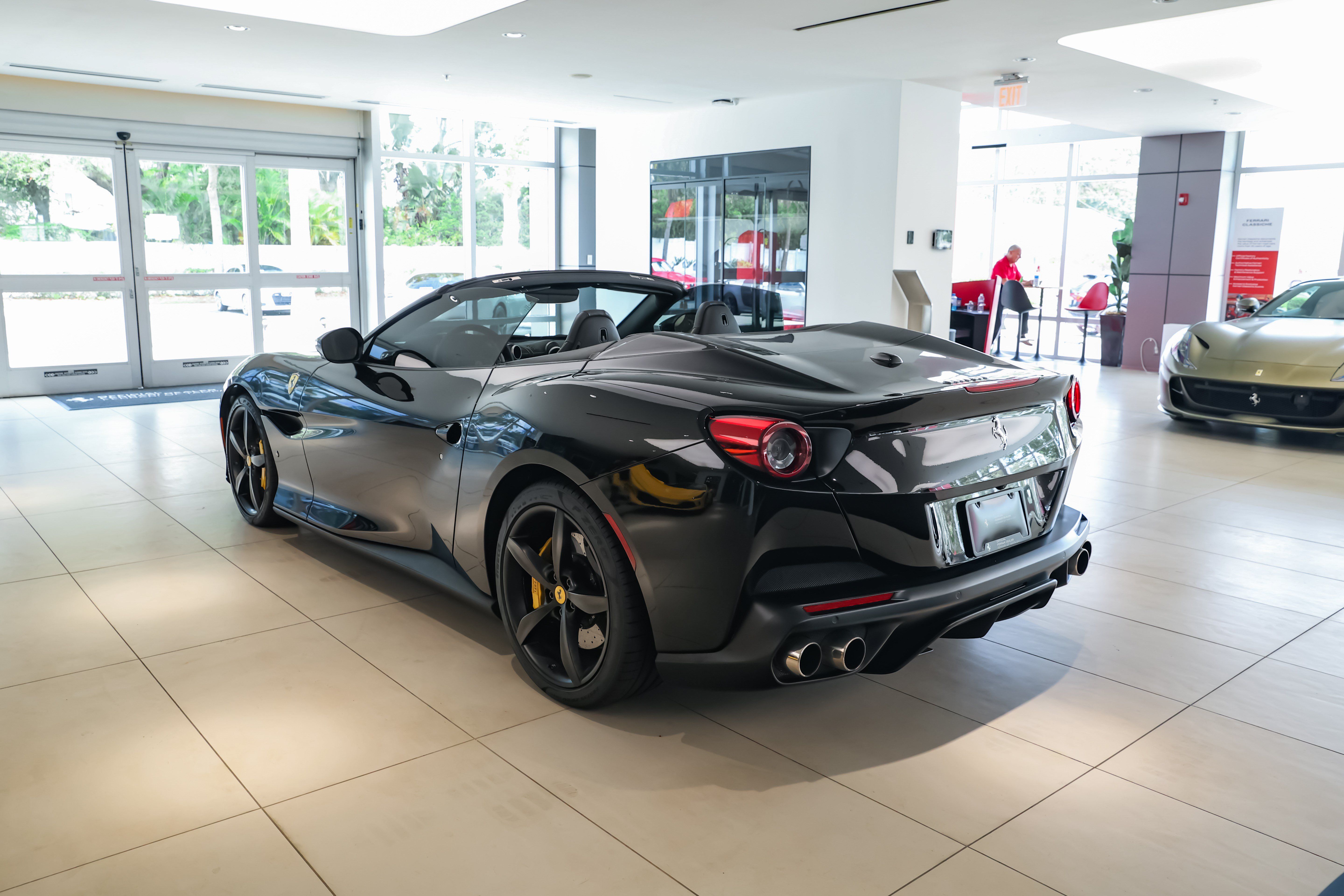 Used 2019 Ferrari Portofino RWD image 41
