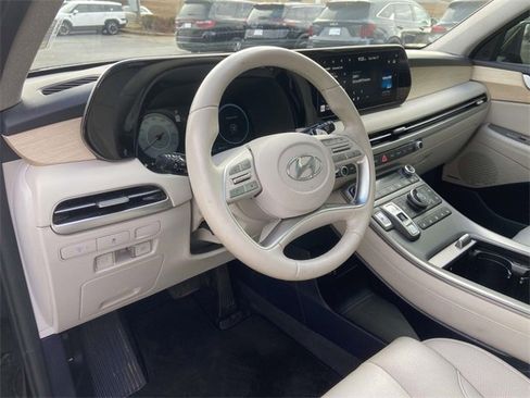 Used 2024 Hyundai Palisade Limited image 15