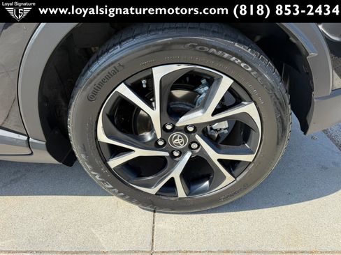 Used 2018 Toyota C-HR XLE FWD image 11