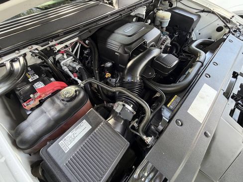 Used 2009 Chevrolet Suburban LS RWD image 18