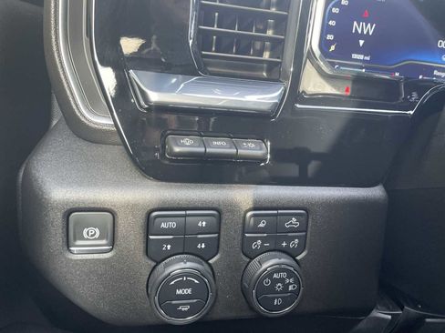 Certified 2024 Chevrolet Silverado 2500 LTZ w/ LTZ Plus Package image 18