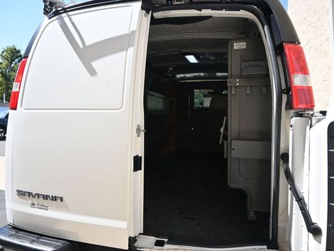 Used 2020 GMC Savana 3500 Extended w/ Driver Convenience Package image 38