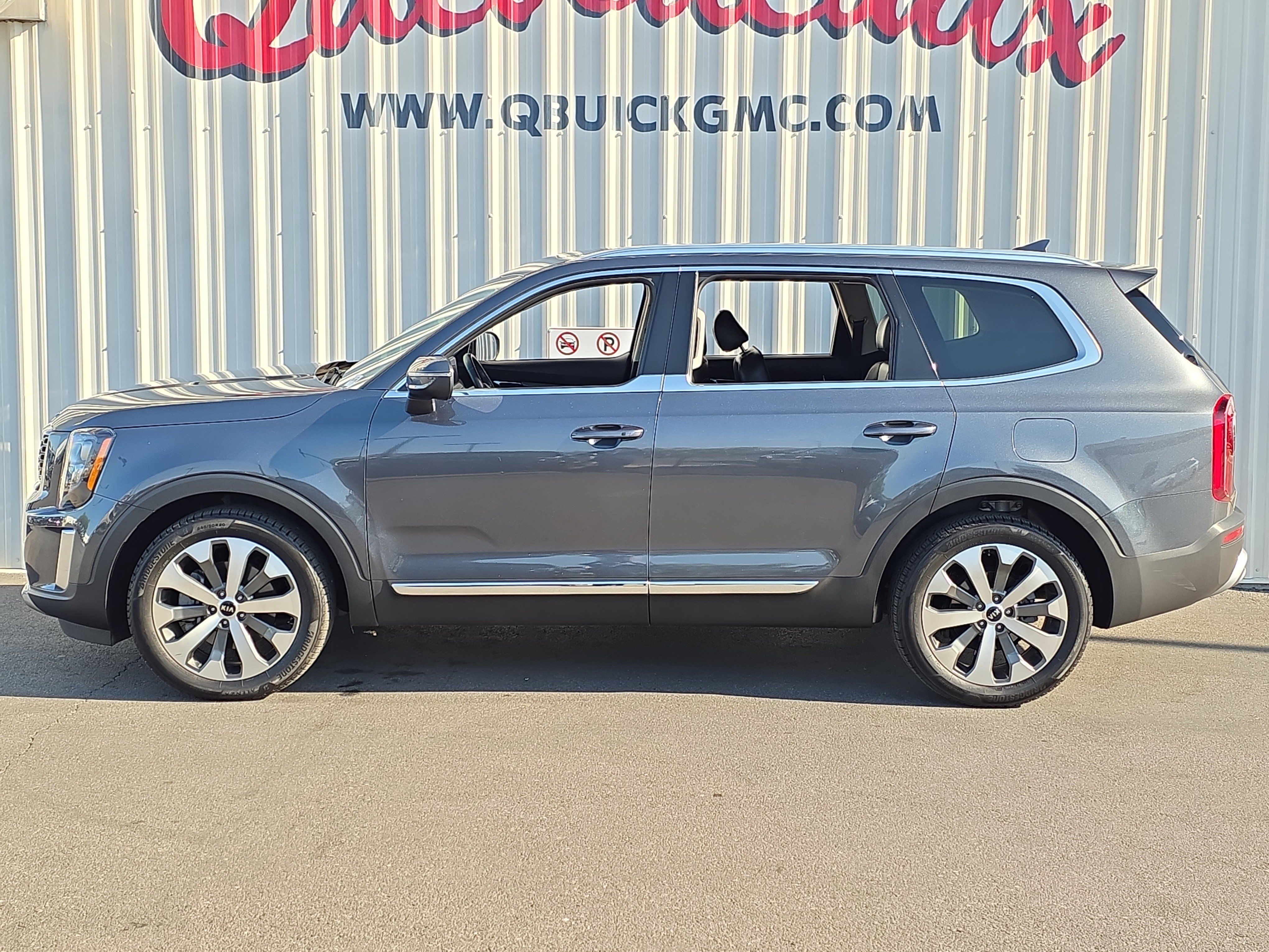 Used 2021 Kia Telluride EX w/ EX Premium Package FWD image 4