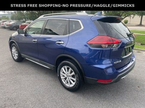 Used 2018 Nissan Rogue SV w/ Premium Package image 5