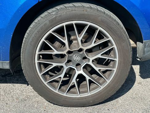 Used 2017 Porsche Macan image 24