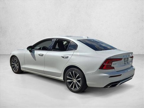 Used 2021 Volvo S60 T5 Momentum w/ Premium Package FWD image 7