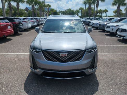 Used 2025 Cadillac XT6 Premium Luxury w/ LPO, Floor Liner Package FWD image 3