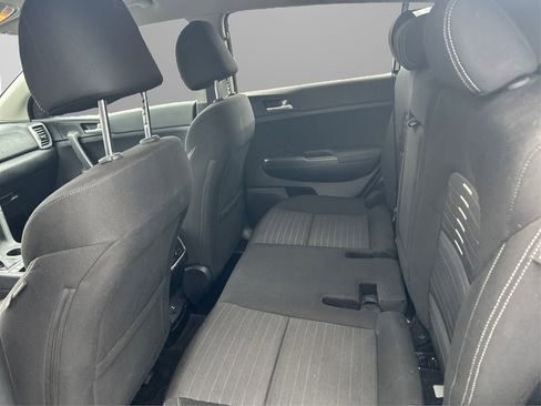 Used 2018 Kia Sportage LX image 10