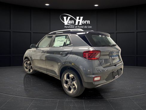 New 2026 Hyundai Venue SEL FWD image 5