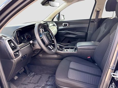 Used 2023 Kia Sorento LX image 22