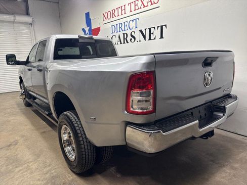 Used 2024 RAM 3500 Tradesman w/ Chrome Appearance Group AWD/4WD image 9