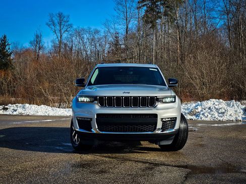 Certified 2024 Jeep Grand Cherokee L Limited image 8