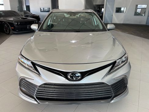 Used 2022 Toyota Camry LE image 2