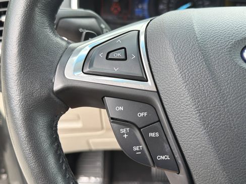 Used 2015 Ford Edge Titanium w/ Equipment Group 301A FWD image 22