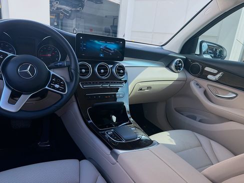 Used 2022 Mercedes-Benz GLC 300 w/ Premium Package Lite image 20
