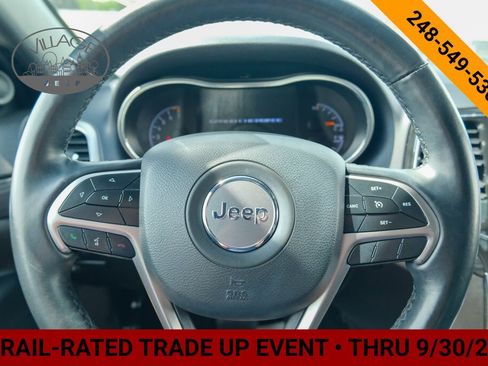 Used 2022 Jeep Grand Cherokee Laredo X AWD/4WD image 16