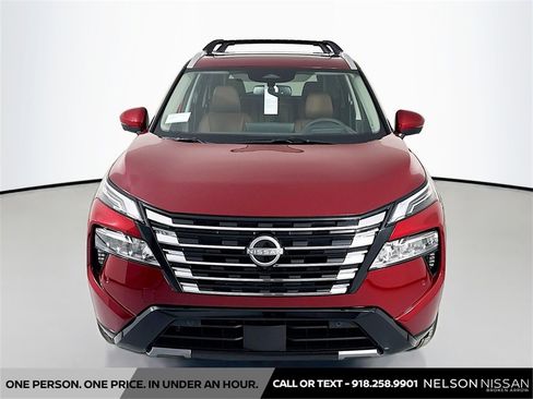 New 2026 Nissan Rogue Platinum image 2