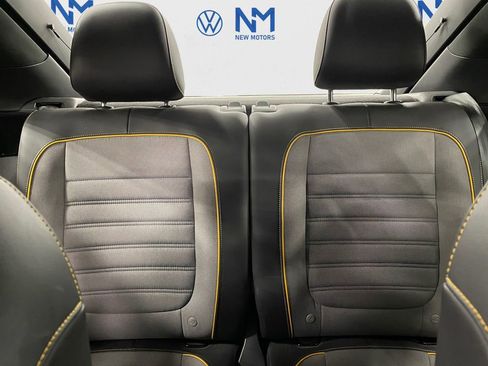 Used 2018 Volkswagen Beetle 2.0T Dune image 13