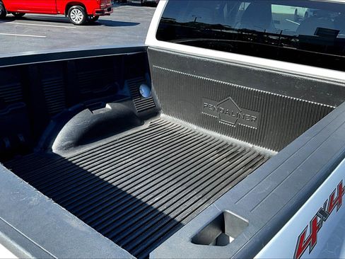 Used 2020 Chevrolet Colorado LT image 6