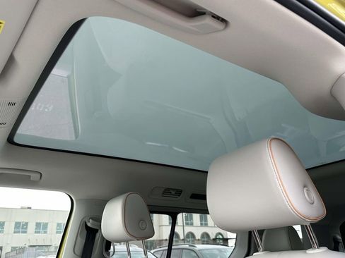 Certified 2025 Volkswagen ID. Buzz 1st Edition image 25