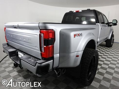 Used 2024 Ford F450 Platinum w/ FX4 Off-Road Package image 5