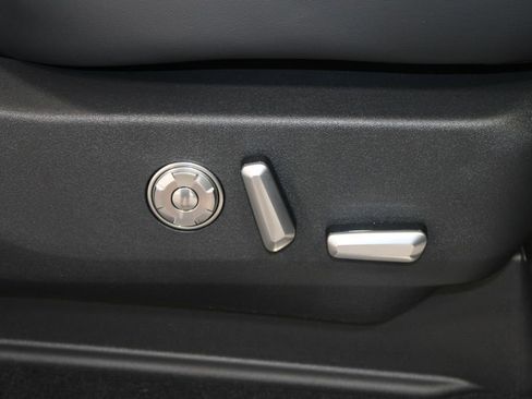 Used 2025 Lincoln Navigator Reserve w/ Jet Appearance Package image 32