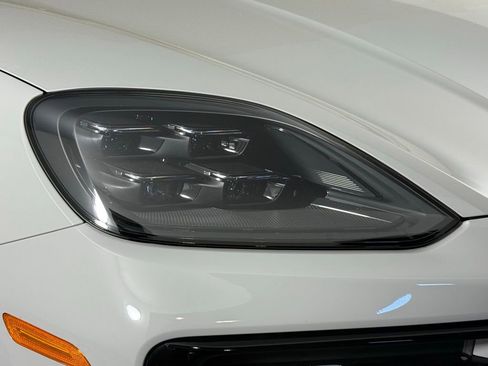 Certified 2025 Porsche Cayenne image 15