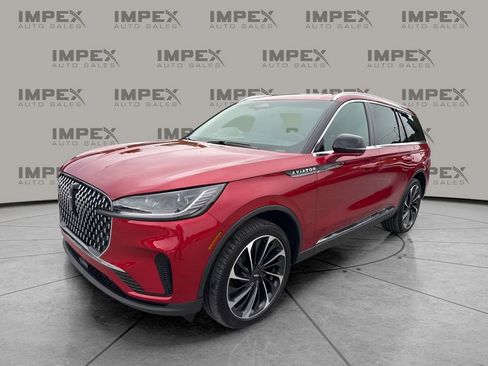 Used 2025 Lincoln Aviator Reserve w/ Equipment Group 201A AWD/4WD image 1
