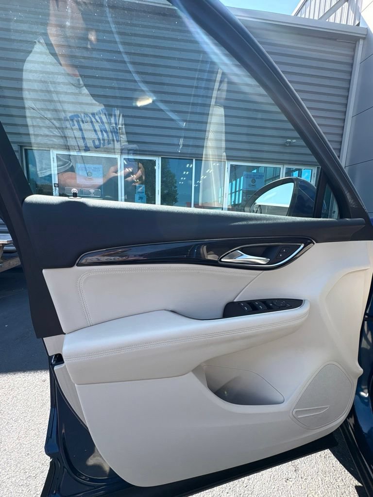 Used 2023 Buick Envision Preferred FWD image 12