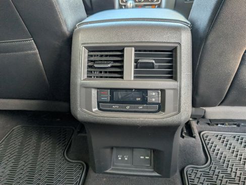 Used 2022 Volkswagen Atlas SE w/ Black Wheel Package AWD/4WD image 8