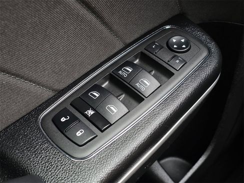 Used 2023 Dodge Charger SXT image 23