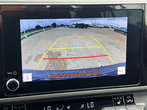 Used 2025 Toyota Camry SE w/ Convenience Package AWD/4WD image 17