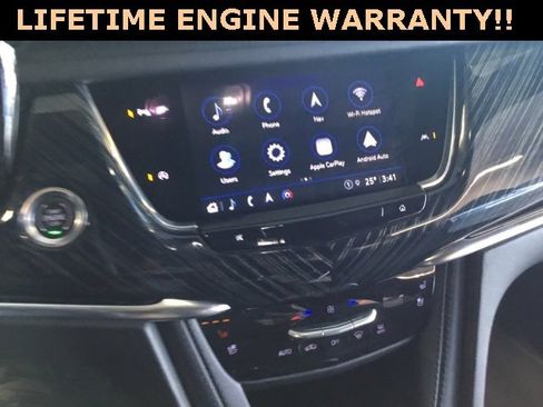 Used 2025 Cadillac XT6 Premium Luxury image 19
