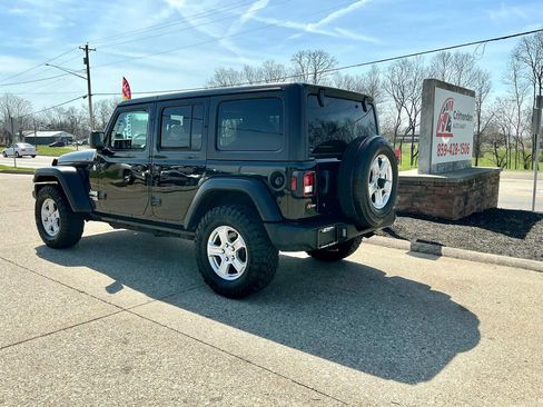 Used 2019 Jeep Wrangler Unlimited Sport S image 7
