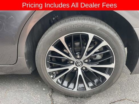 Used 2019 Toyota Camry SE w/ Carpet Mat Package FWD image 4