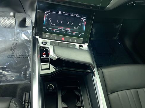 Certified 2022 Audi e-tron Premium w/ Convenience Plus Package image 16