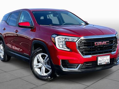 Used 2022 GMC Terrain SLE image 2