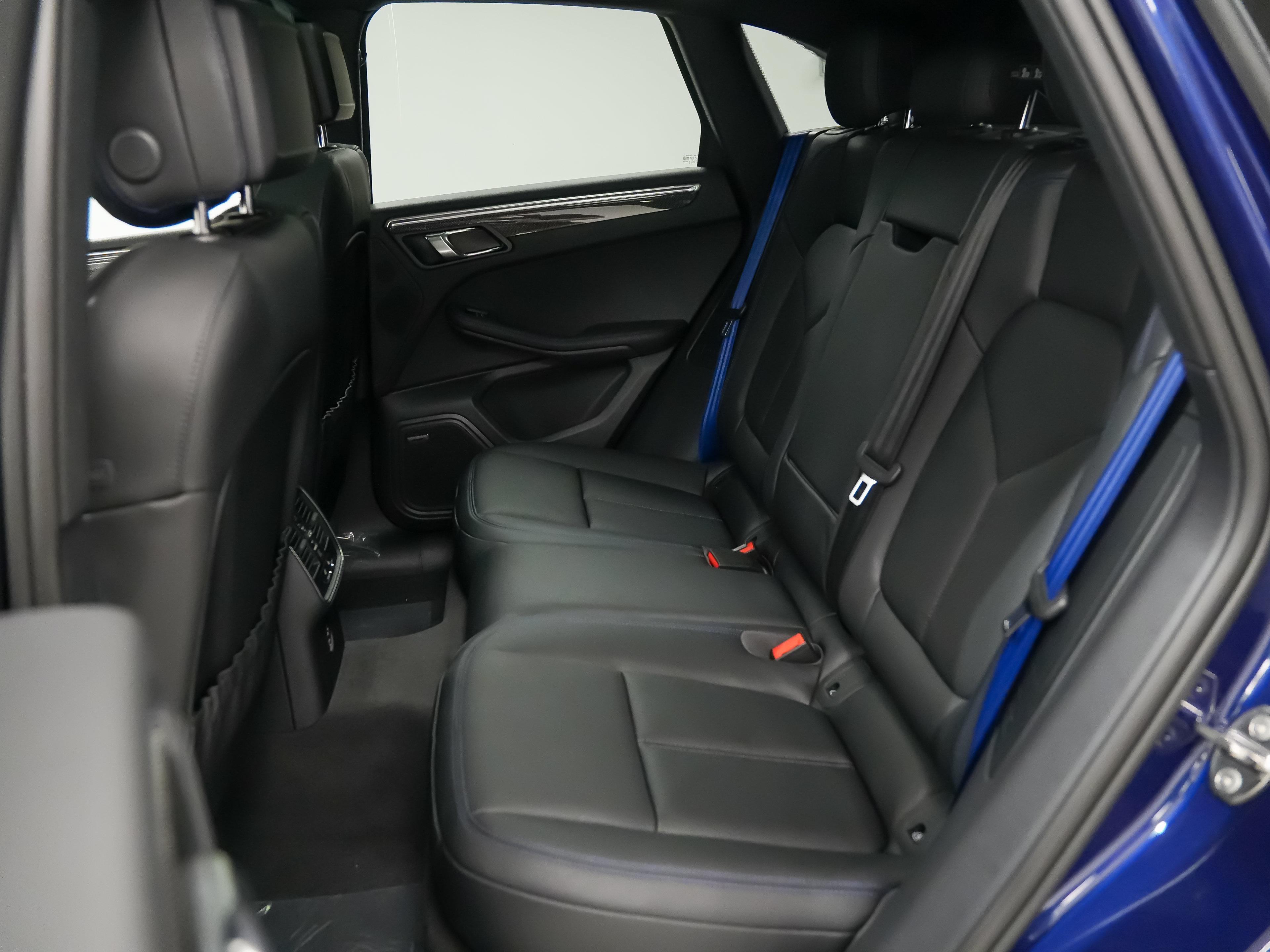 Certified 2026 Porsche Macan S AWD/4WD image 18