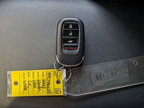 Used 2023 Honda HR-V LX image 31