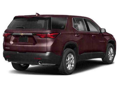 Used 2023 Chevrolet Traverse LT AWD/4WD image 2