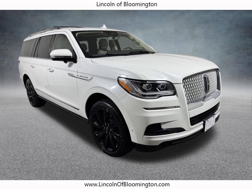 Certified 2022 Lincoln Navigator L Reserve AWD/4WD image 9