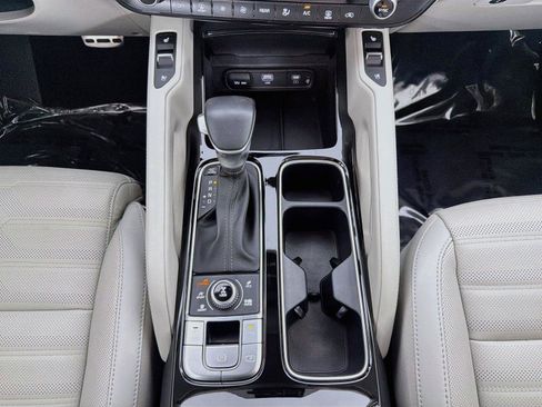 Used 2024 Kia Telluride SX Prestige AWD/4WD image 19