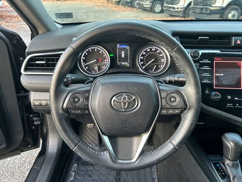 Used 2018 Toyota Camry L image 18