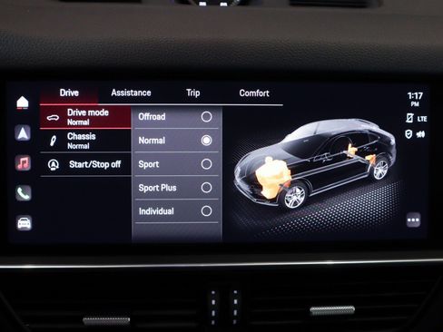 Used 2022 Porsche Cayenne Coupe image 18