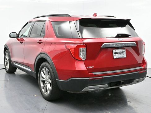 Used 2020 Ford Explorer XLT w/ Equipment Group 202A image 5