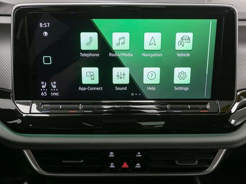 Certified 2025 Volkswagen Atlas Peak Edition SE AWD/4WD image 31