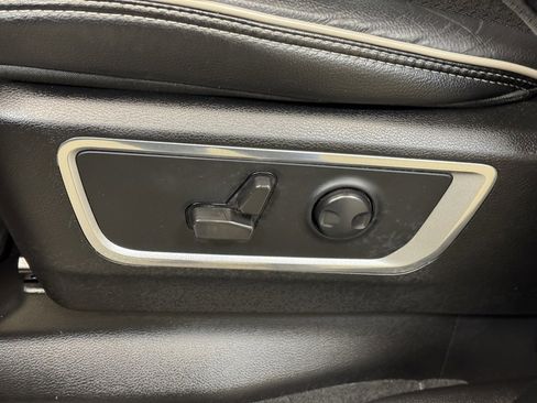 Used 2022 RAM 1500 Laramie w/ Sport Appearance Package image 12