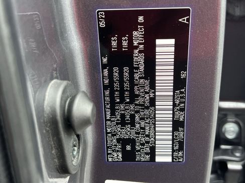 Used 2023 Toyota Highlander XSE AWD/4WD image 35