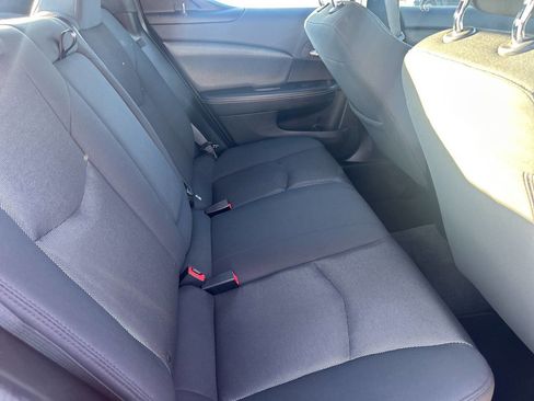 Used 2014 Dodge Avenger SE image 21