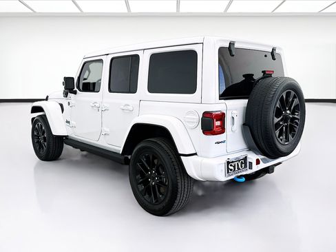 Used 2021 Jeep Wrangler Unlimited Sahara AWD/4WD image 6